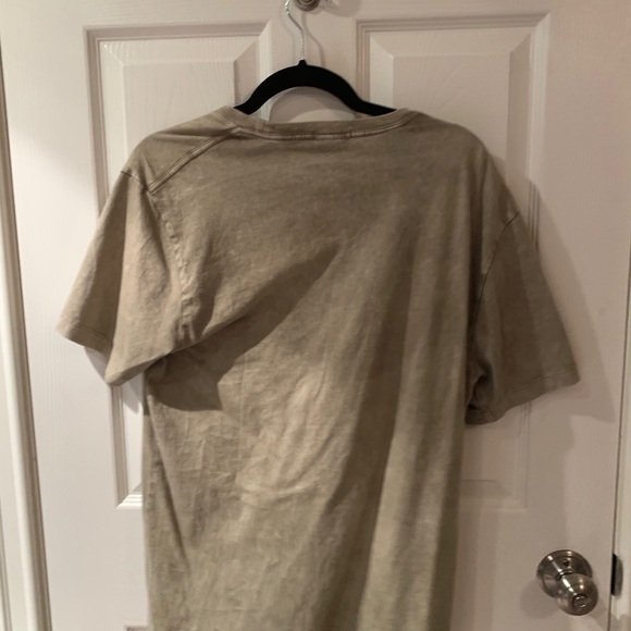 Urban outfitters tee - Picture 3 of 3